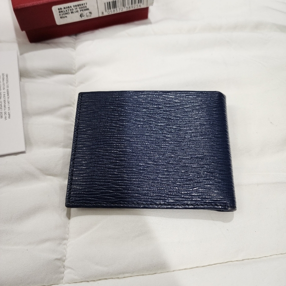 Ferragamo Mens Wallet - Picture 4 of 9